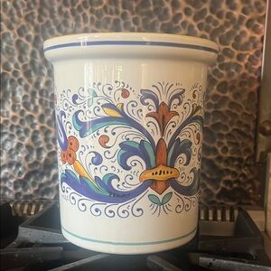 SUR LA TABLE Deruta ceramic made in Italy utensil holder.